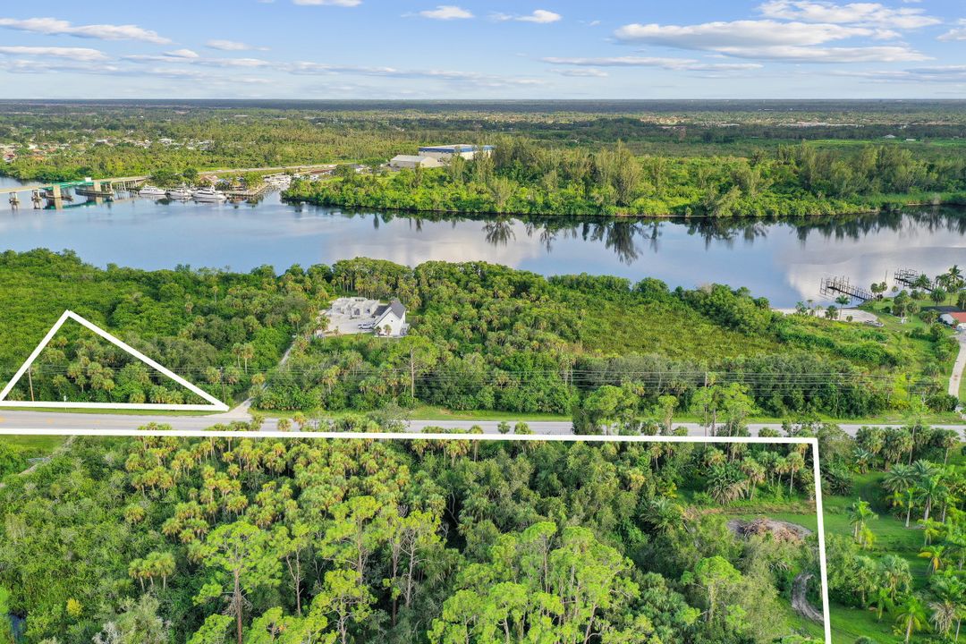 11731 Bayshore Rd, North Fort Myers, FL 33917