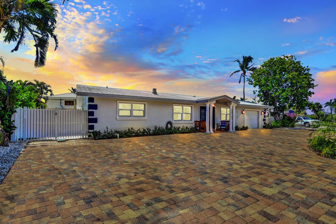 318 Castaways St, Marco Island, FL 34145