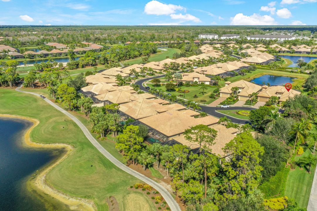 7598 Moorgate Point Way, Naples, FL 34113