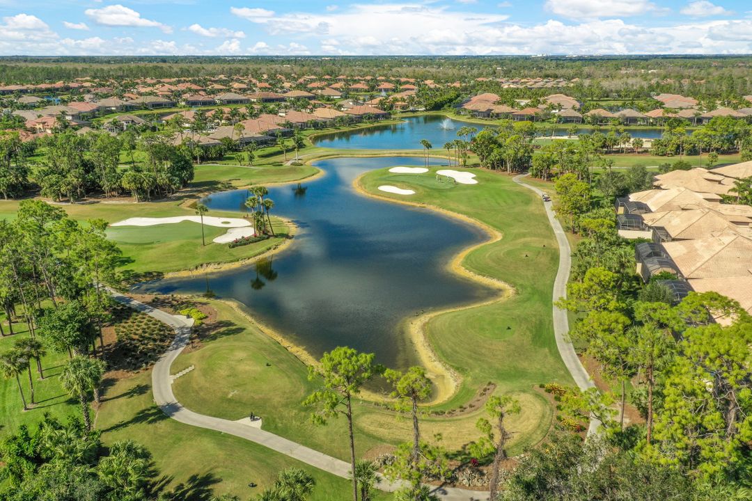 7598 Moorgate Point Way, Naples, FL 34113