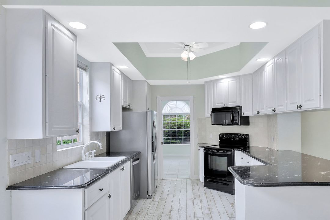 5930 Bermuda Ln, Naples, FL 34119