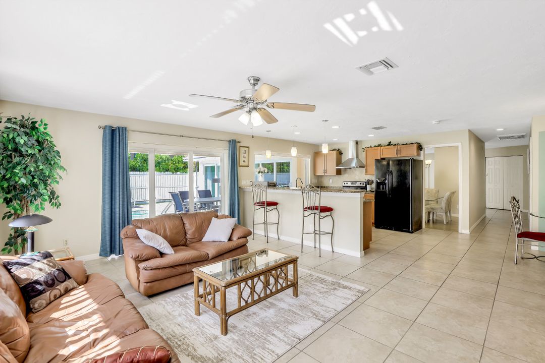 664 Seagrape Dr, Marco Island, FL 34145