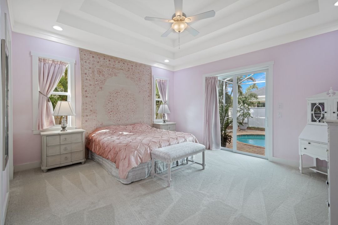 721 93rd Ave N, Naples, FL 34108