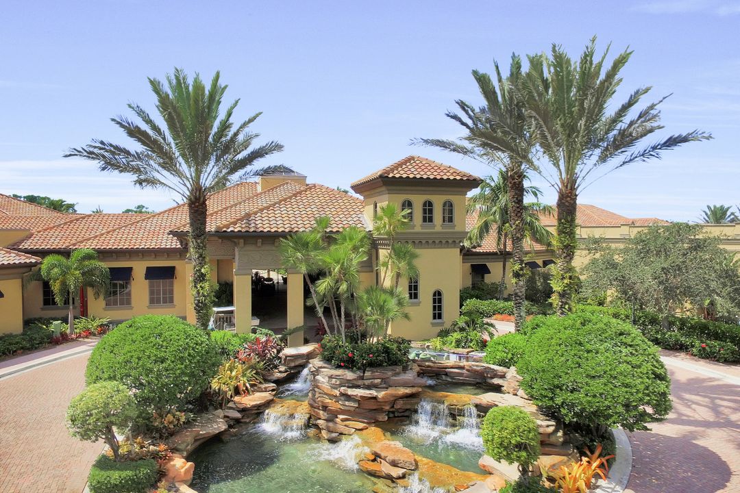 6721 Calumet Dr, Naples, FL 34113