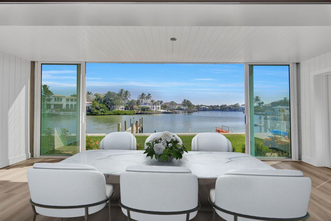 1910 Gulf Shore Blvd N, Naples, FL 34102