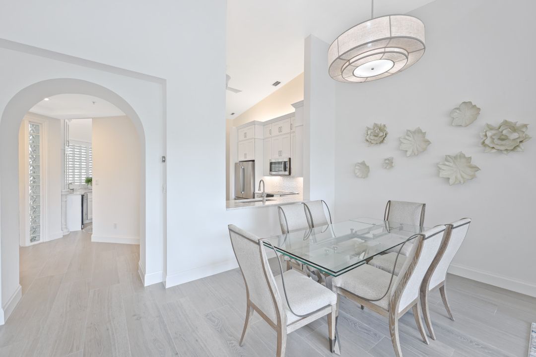 743 Bentwater Cir #203, Naples, FL 34108