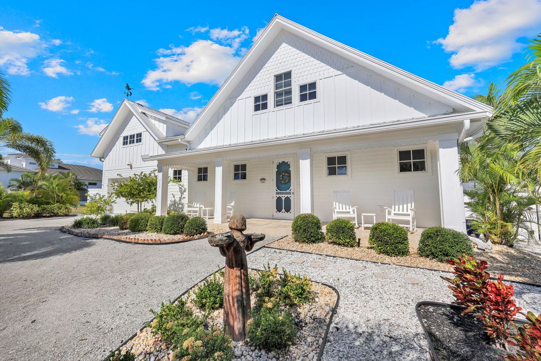 535 93rd Ave N, Naples, FL 34108