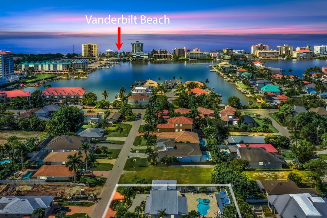 535 93rd Ave N, Naples, FL 34108