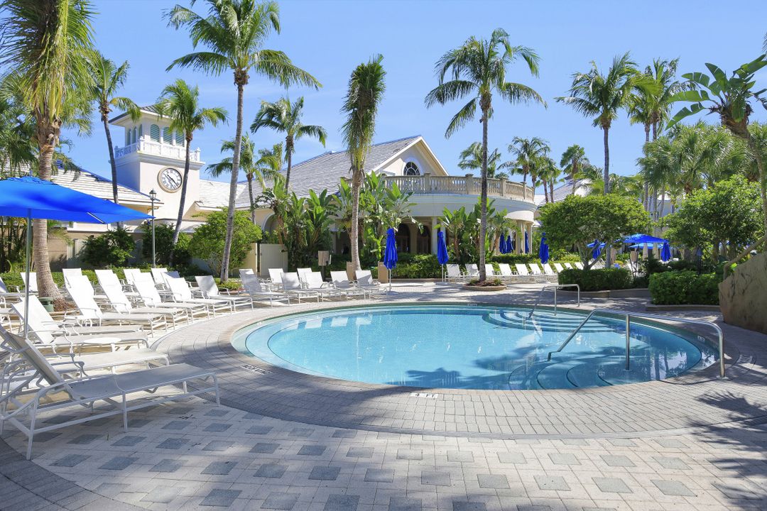 8608 Majorca Ln, Naples, FL 34114