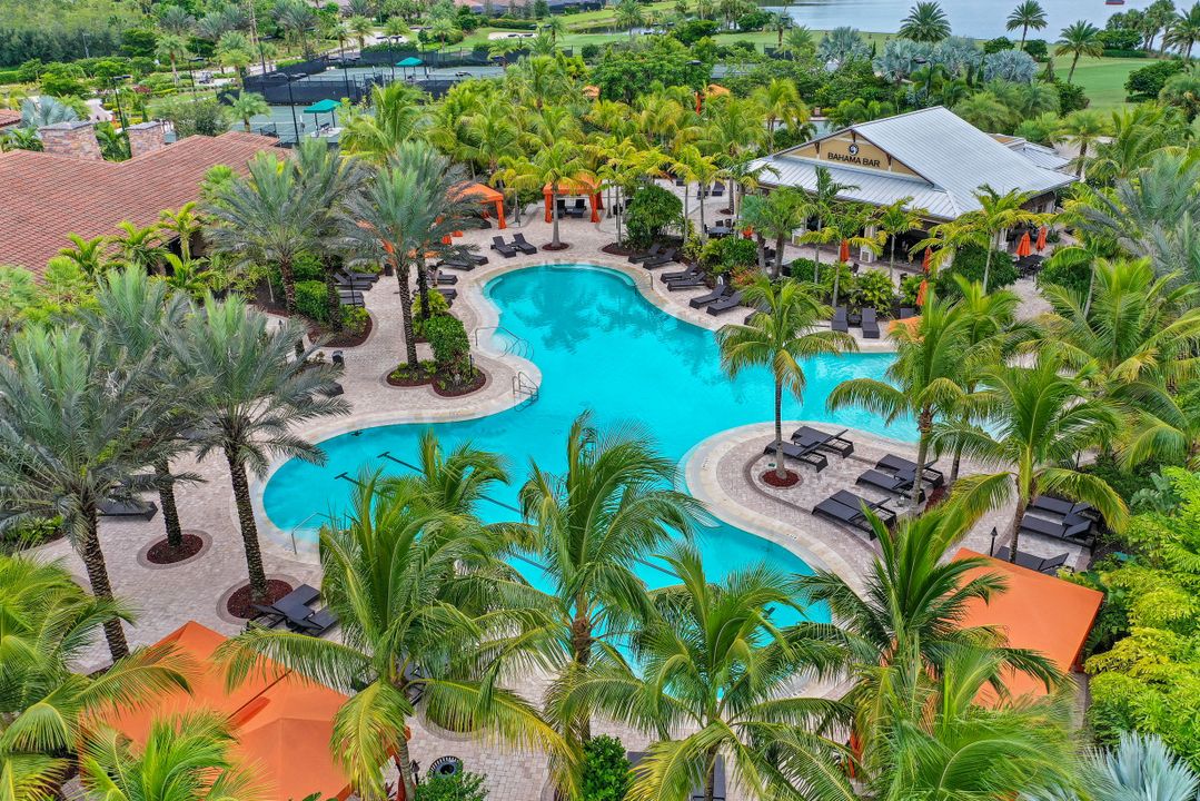 9105 Esplanade Blvd, Naples, FL 34119