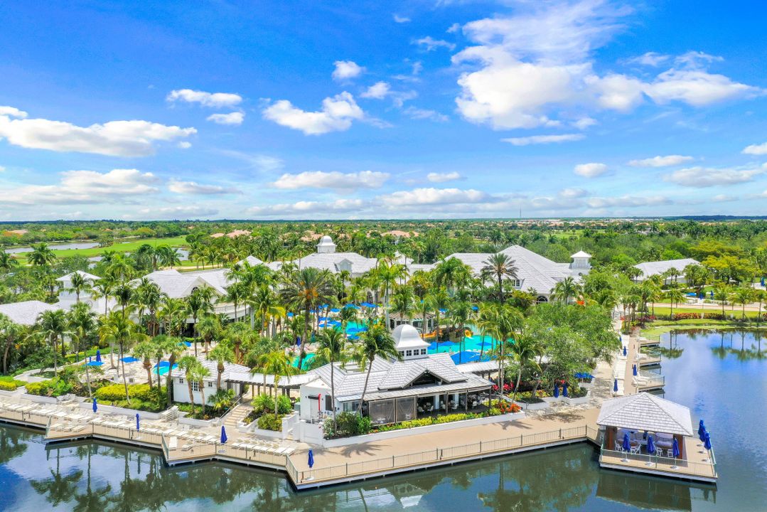 3153 Aviamar Cir #201, Naples, FL 34114