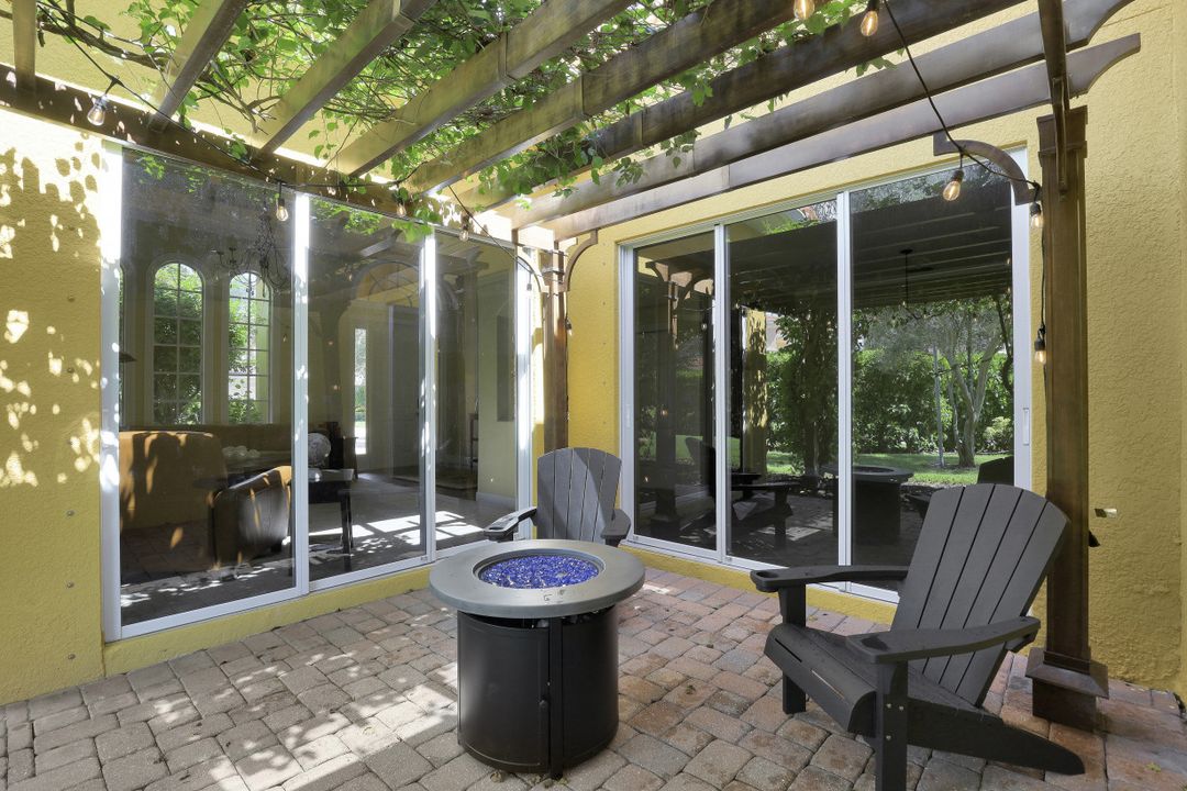 12656 Biscayne Ct, Naples, FL 34105