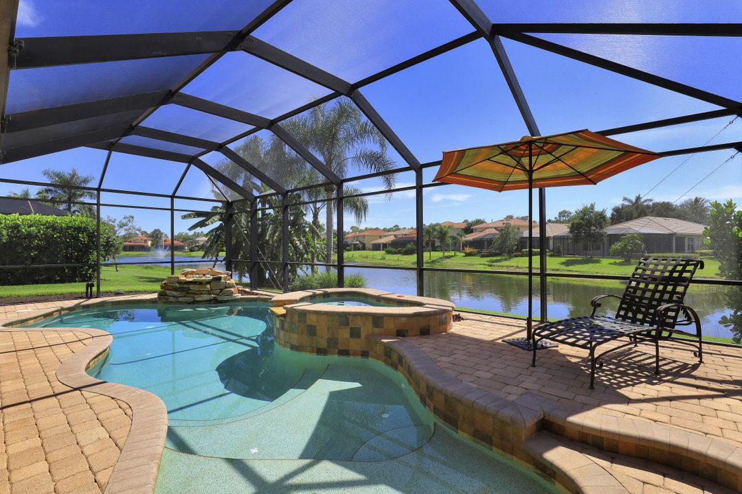 12656 Biscayne Ct, Naples, FL 34105