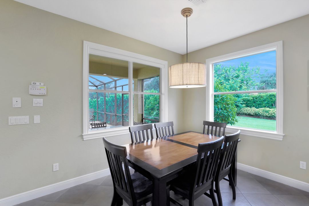 12656 Biscayne Ct, Naples, FL 34105