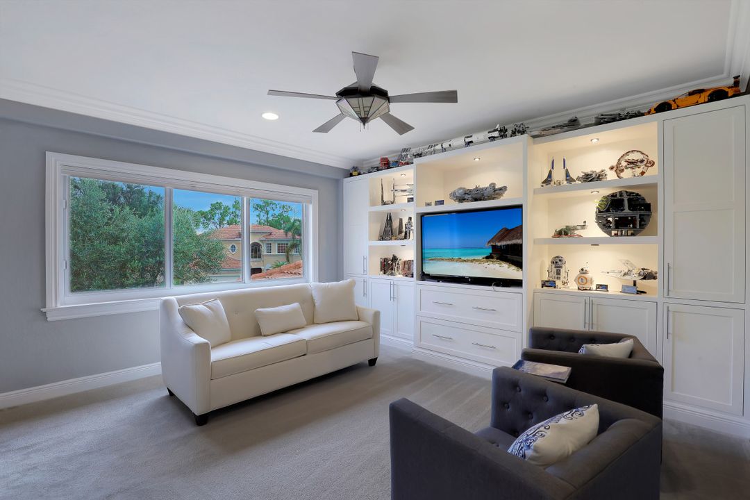 12656 Biscayne Ct, Naples, FL 34105