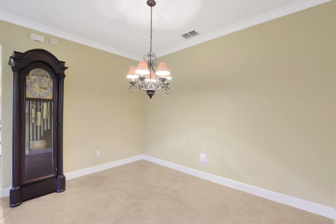 12656 Biscayne Ct, Naples, FL 34105