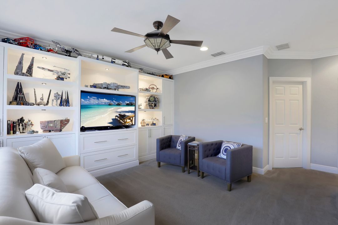 12656 Biscayne Ct, Naples, FL 34105