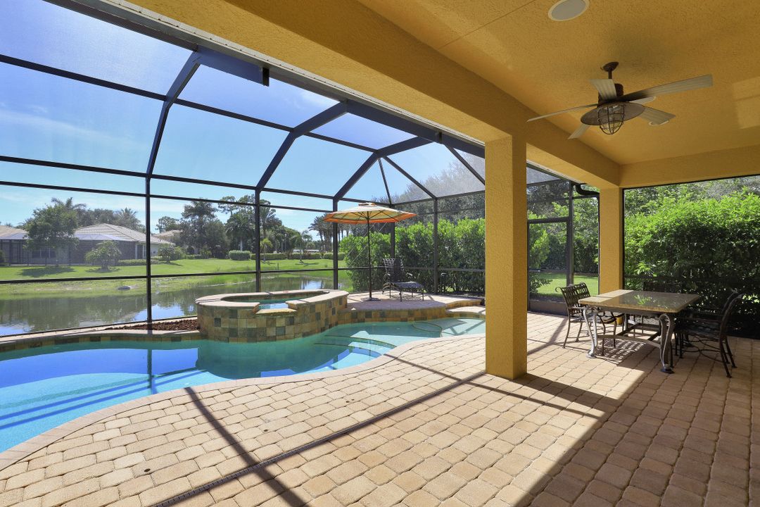 12656 Biscayne Ct, Naples, FL 34105