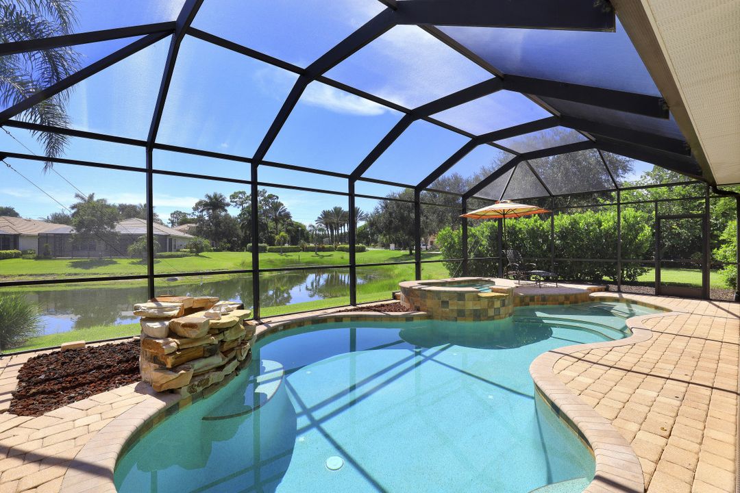 12656 Biscayne Ct, Naples, FL 34105