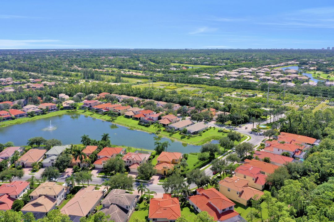 12656 Biscayne Ct, Naples, FL 34105