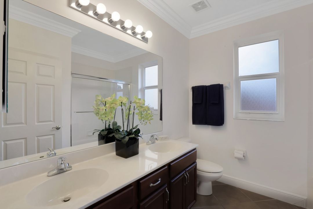 12656 Biscayne Ct, Naples, FL 34105