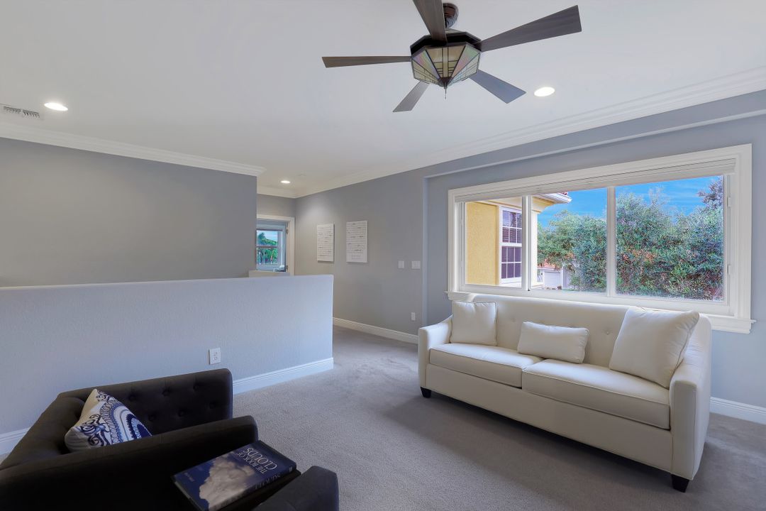 12656 Biscayne Ct, Naples, FL 34105