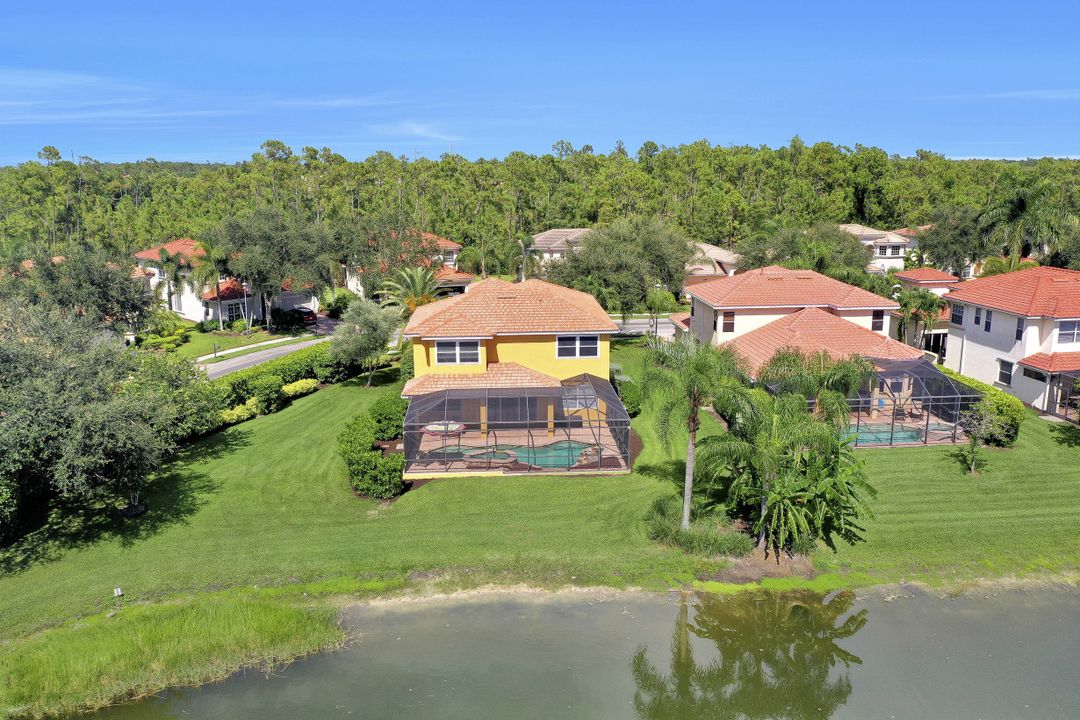 12656 Biscayne Ct, Naples, FL 34105