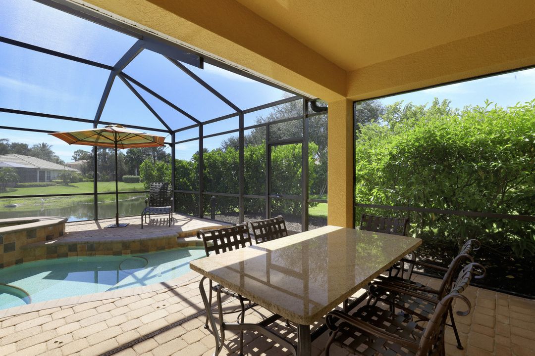 12656 Biscayne Ct, Naples, FL 34105