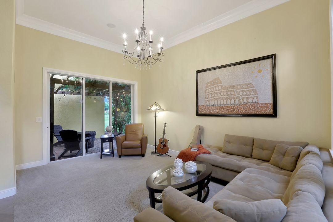 12656 Biscayne Ct, Naples, FL 34105