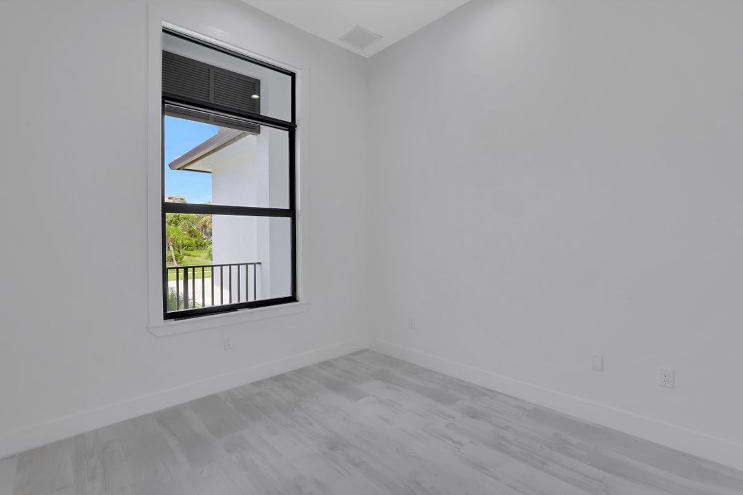 141 W Flamingo Cir, Marco Island, FL 34145
