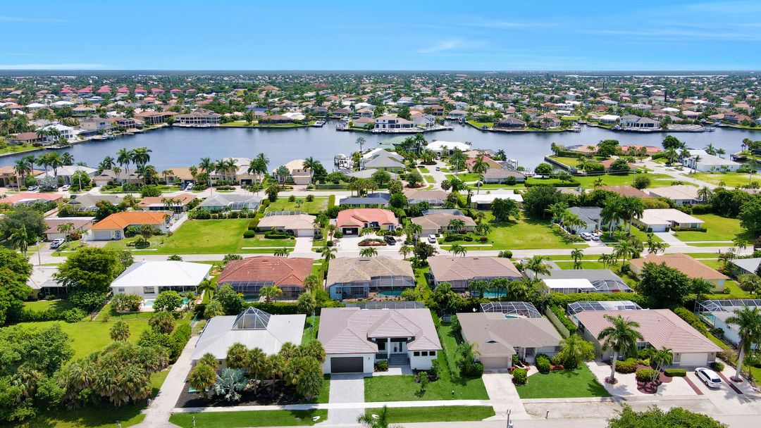 141 W Flamingo Cir, Marco Island, FL 34145