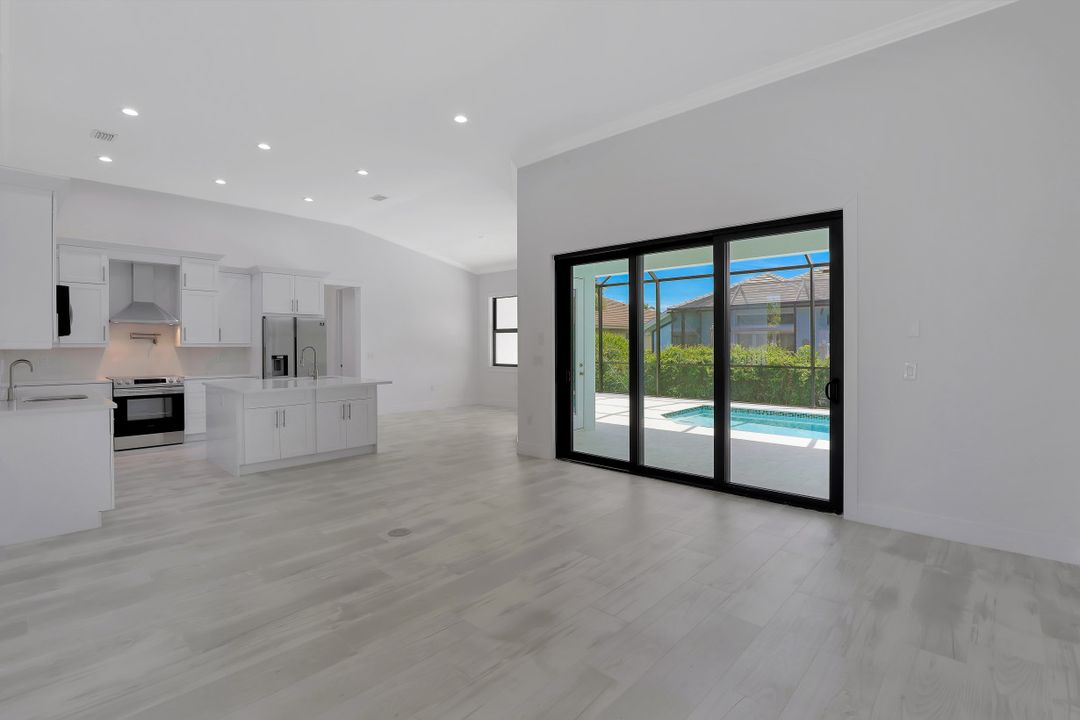 141 W Flamingo Cir, Marco Island, FL 34145