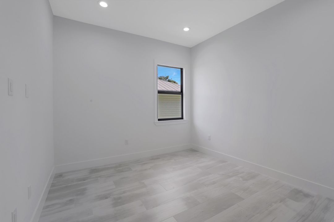 141 W Flamingo Cir, Marco Island, FL 34145