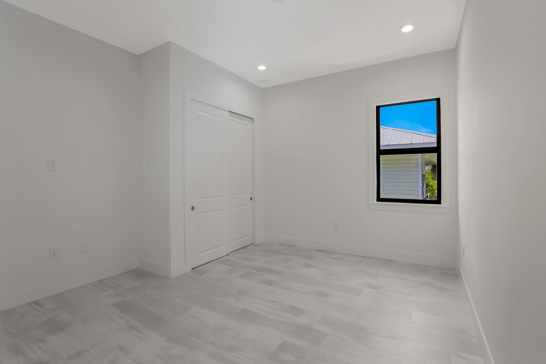141 W Flamingo Cir, Marco Island, FL 34145