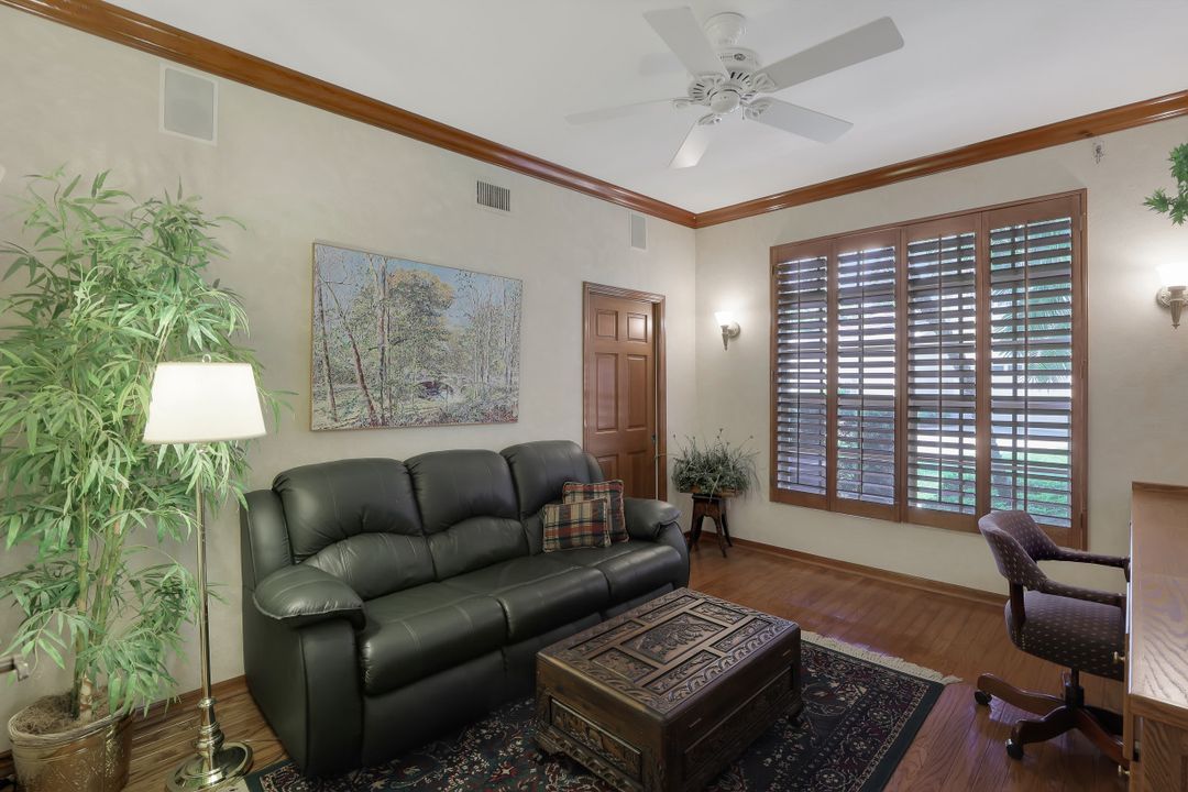 1825 Seville Blvd #811, North Naples, FL 34109