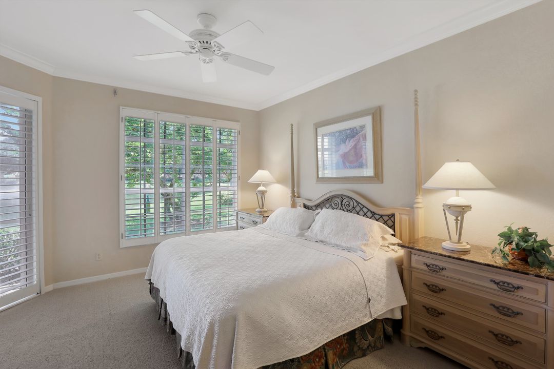 1825 Seville Blvd #811, North Naples, FL 34109