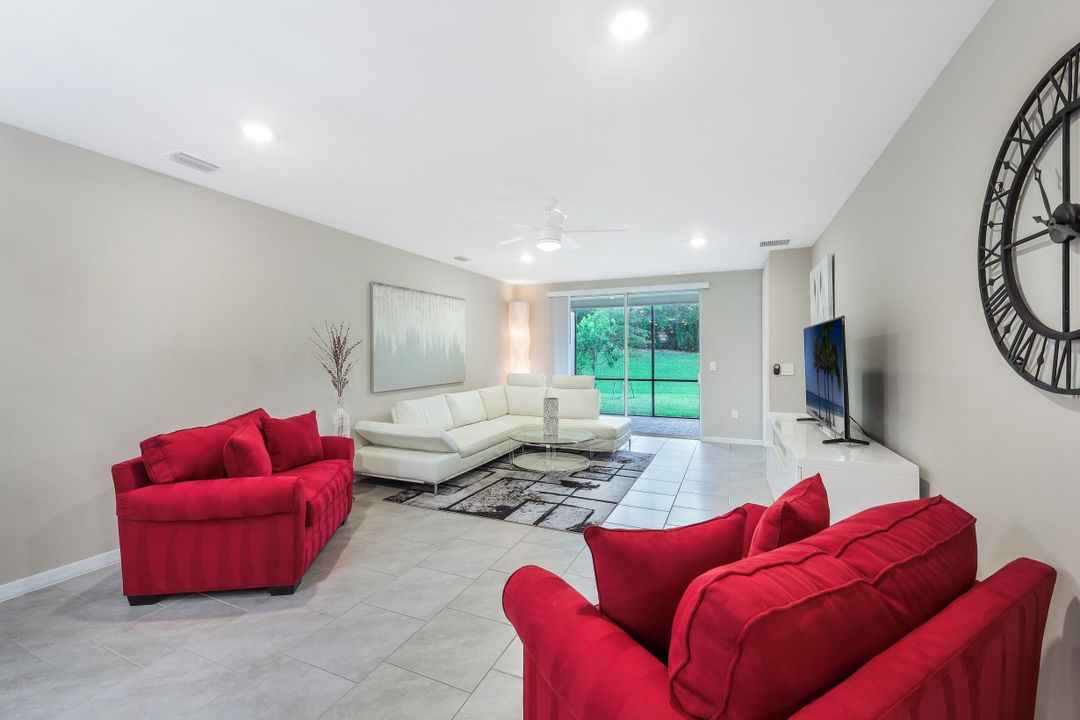 14551 Edgewater Cir, Naples, FL 34114