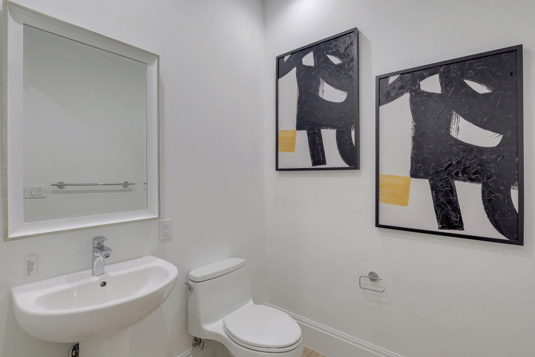 875 6th Ave S, Naples, FL 34102