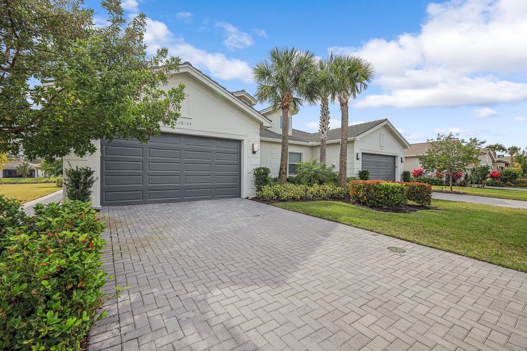 28584 Lobos Cir, Bonita Springs, FL 34135