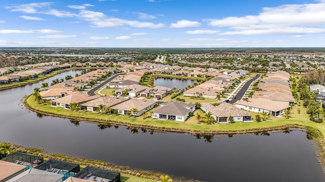 28584 Lobos Cir, Bonita Springs, FL 34135