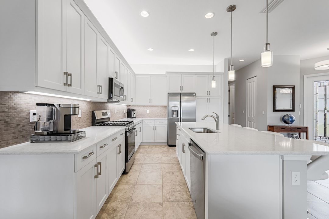 28584 Lobos Cir, Bonita Springs, FL 34135