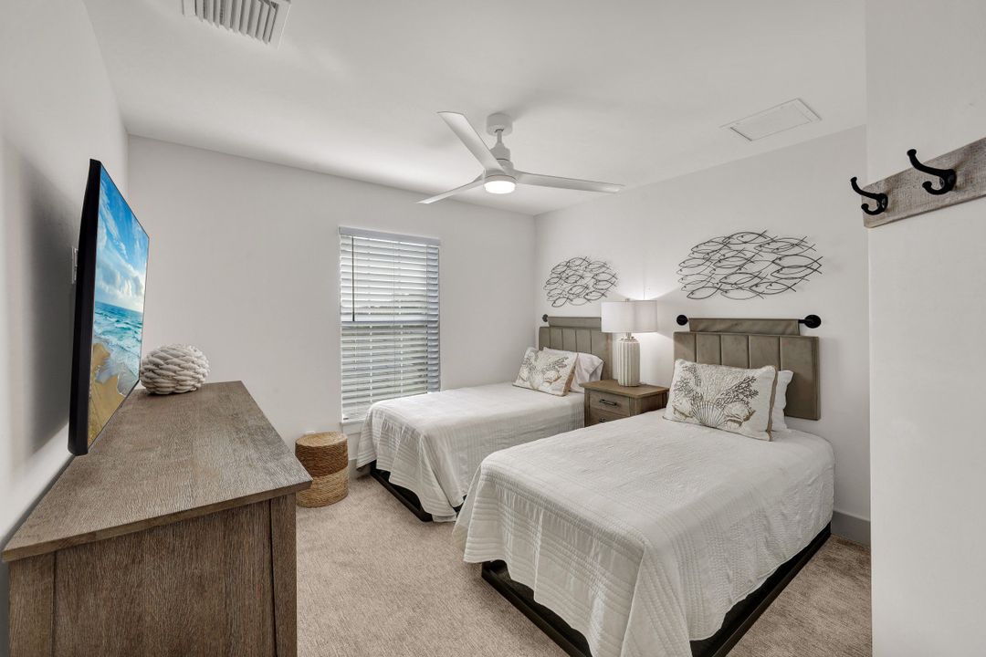 1727 Danford St, Naples, FL 34112