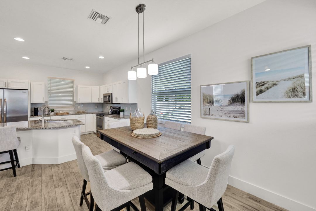 1727 Danford St, Naples, FL 34112