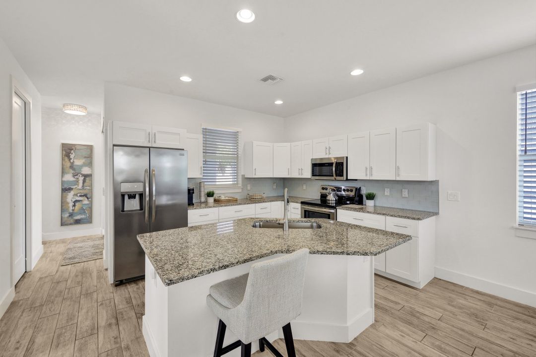 1727 Danford St, Naples, FL 34112