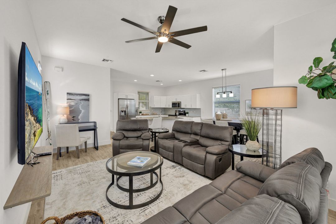 1727 Danford St, Naples, FL 34112