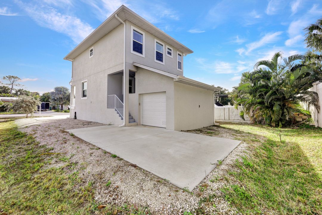 1727 Danford St, Naples, FL 34112