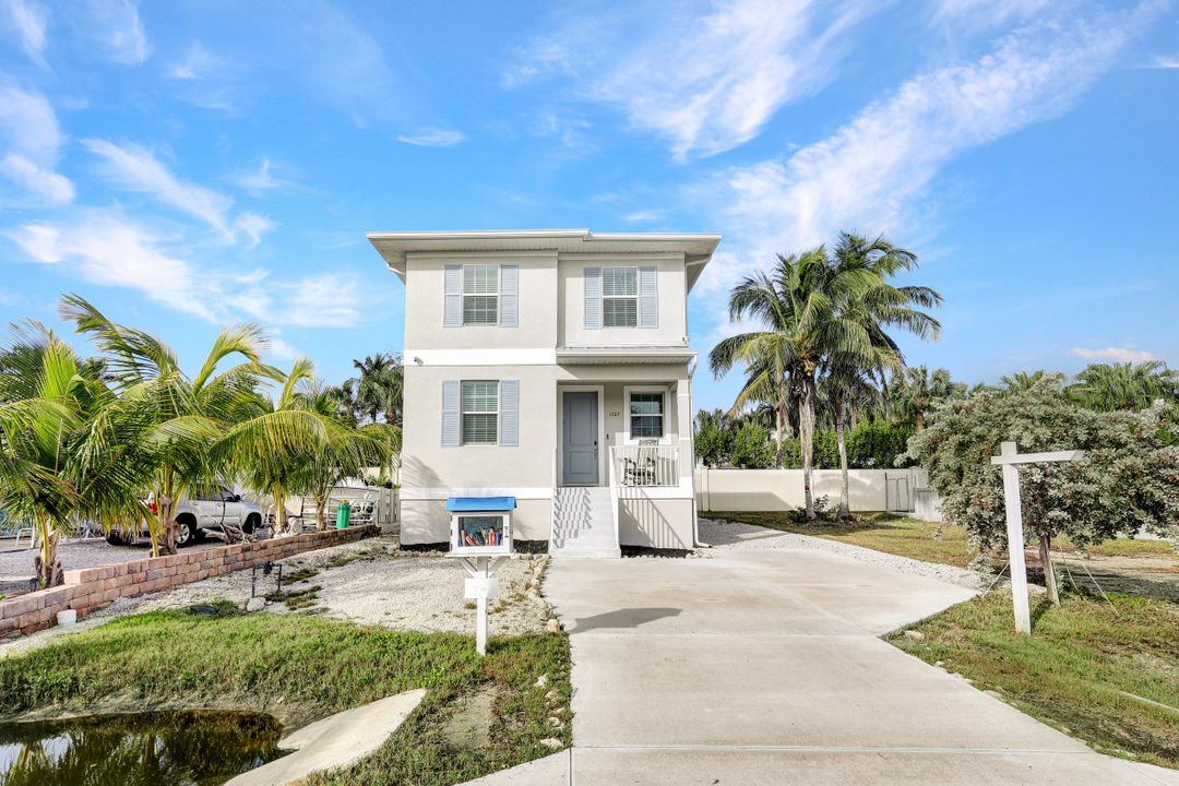 1727 Danford St, Naples, FL 34112