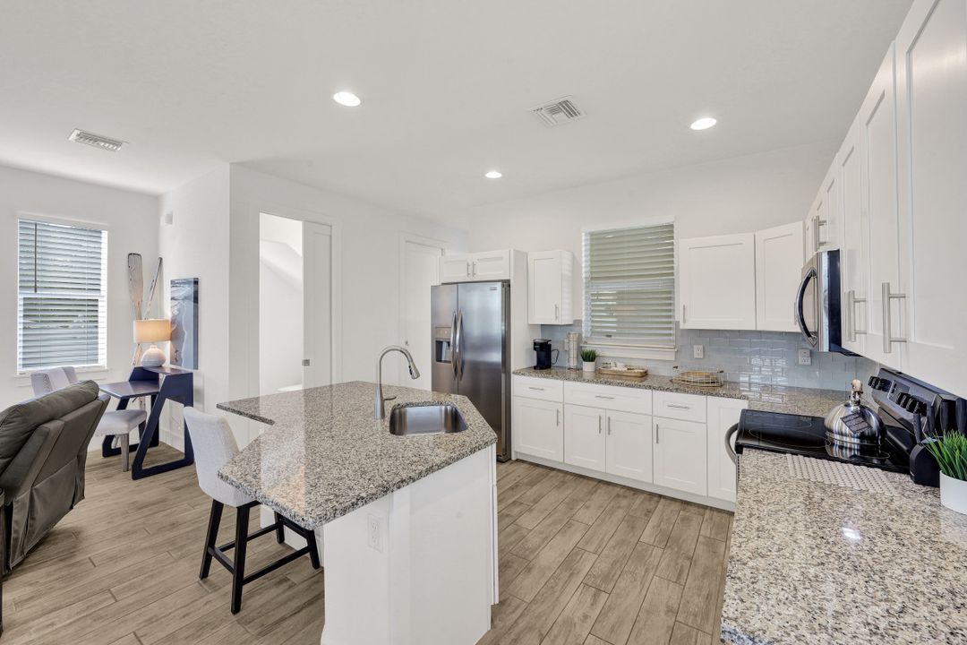 1727 Danford St, Naples, FL 34112