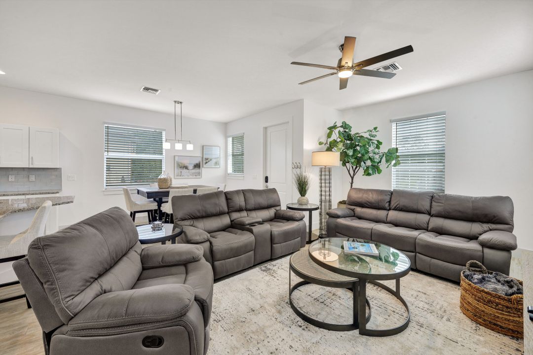 1727 Danford St, Naples, FL 34112