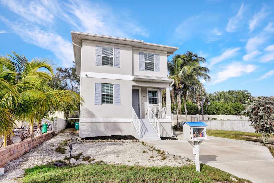 1727 Danford St, Naples, FL 34112